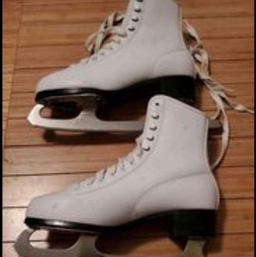 Girl's/Women's Ice Skates Size 6
